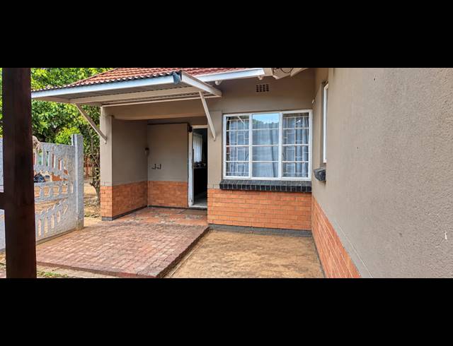 4 BEDROOM FREESTANDING FOR SALE IN VANDERBIJLPARK CE 2